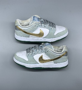 Nike x Sean Cliver SB Dunk Low Holiday Special 240mm(레플리카)